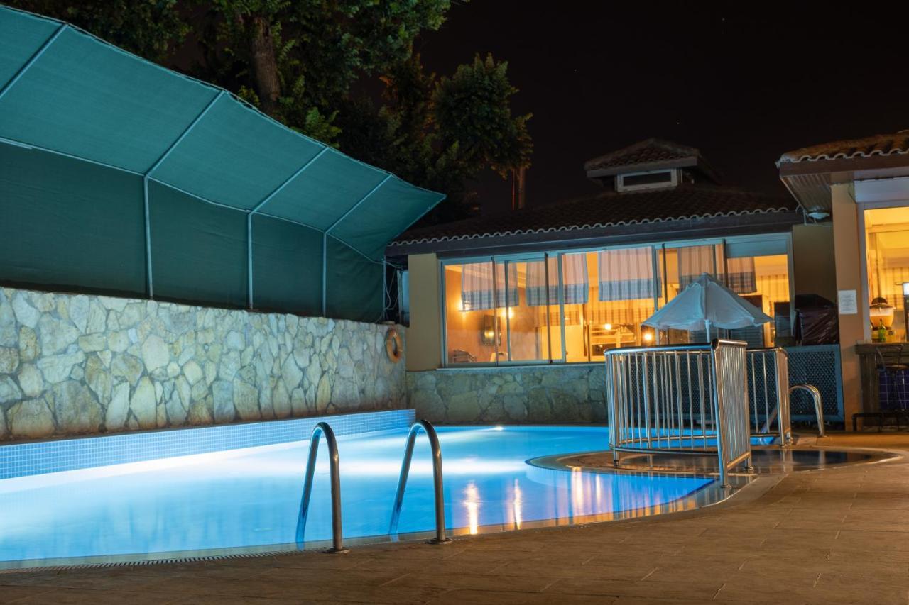 Ozlem Garden Hotel Side Exterior photo