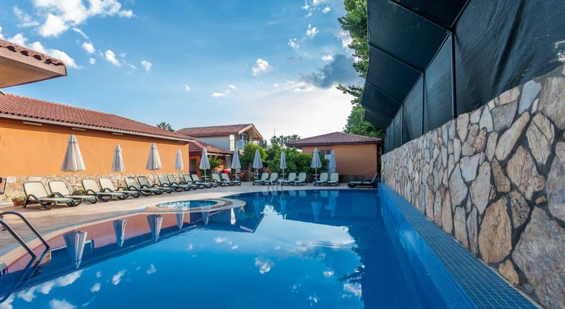 Ozlem Garden Hotel Side Exterior photo