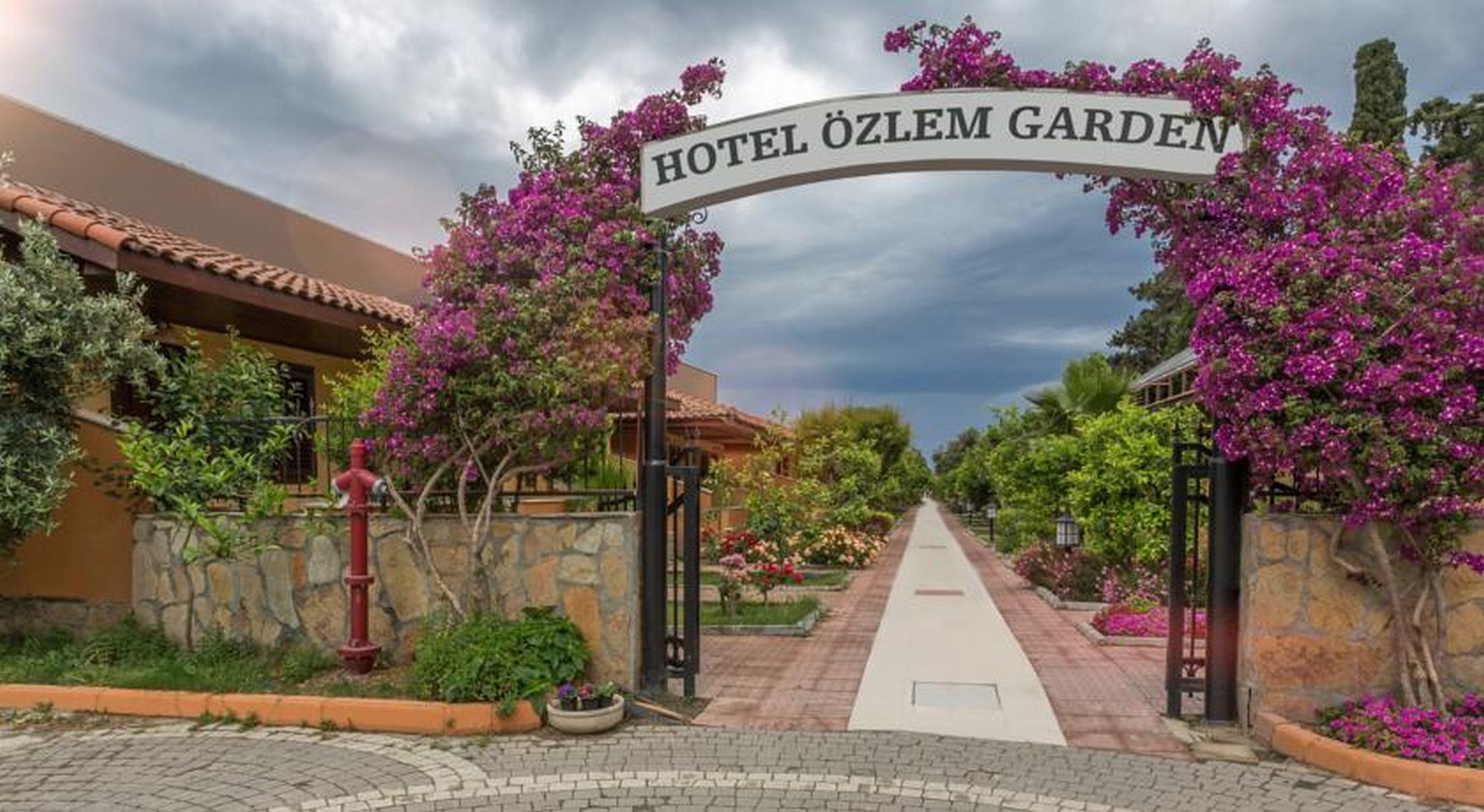 Ozlem Garden Hotel Side Exterior photo