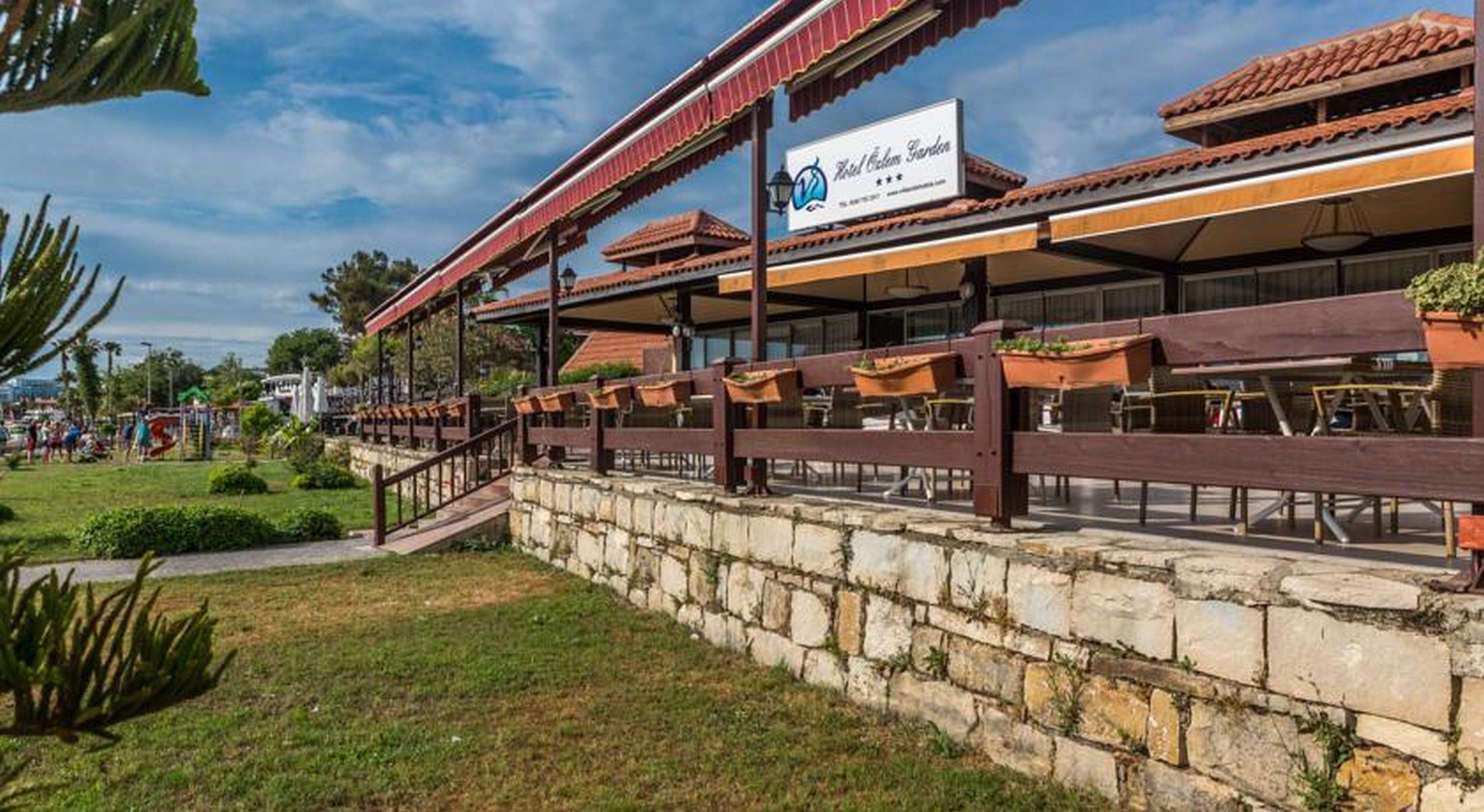 Ozlem Garden Hotel Side Exterior photo